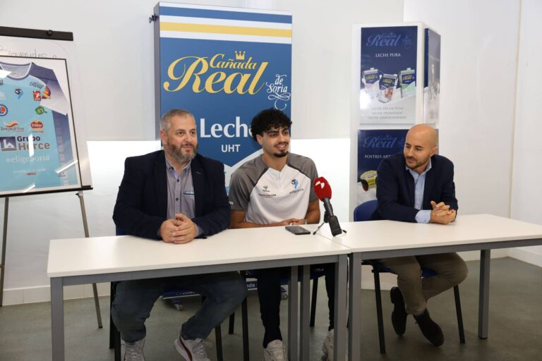 Cañada Real acoge la presentación del nuevo jugador del Club Río Duero Voley Soria